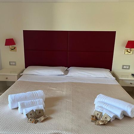 Tc Hotel Lido dei Pini Extérieur photo